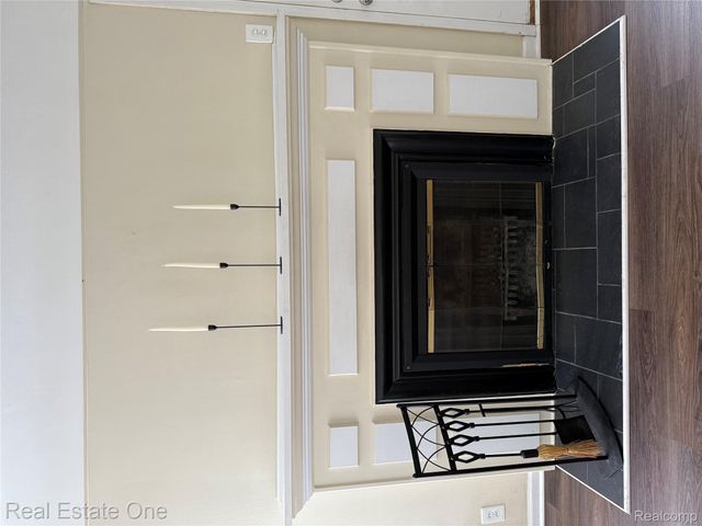 879 Highland Avenue, Lincoln Park, MI 48146