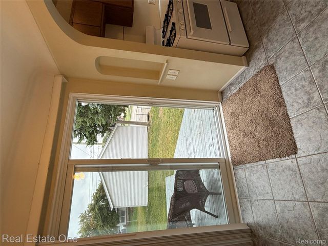 879 Highland Avenue, Lincoln Park, MI 48146