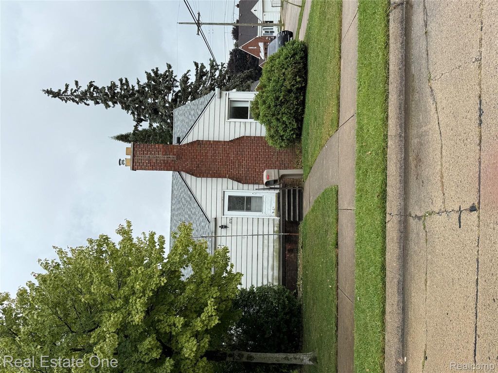 879 Highland Avenue, Lincoln Park, MI 48146