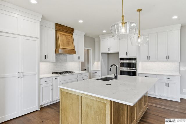 19031 Sycamore Drive, Gretna, NE 68028