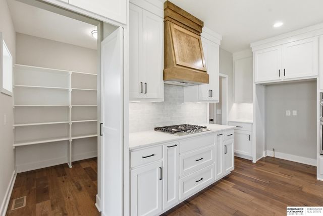 19031 Sycamore Drive, Gretna, NE 68028
