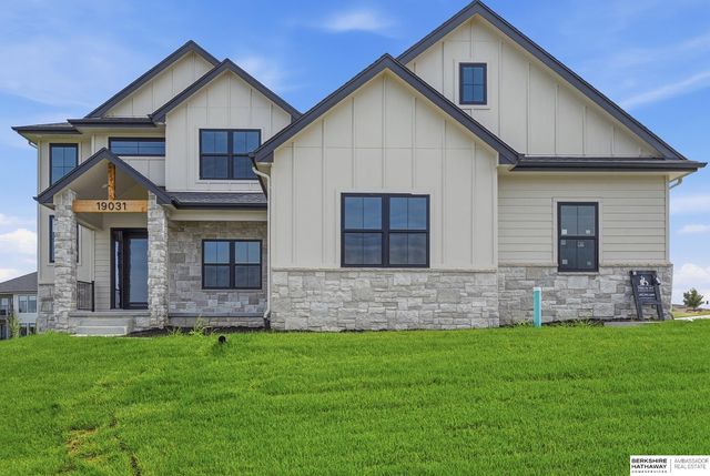 19031 Sycamore Drive, Gretna, NE 68028