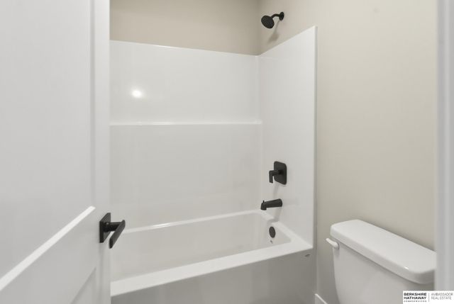 19031 Sycamore Drive, Gretna, NE 68028