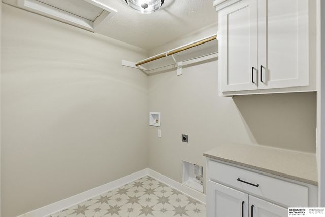 19031 Sycamore Drive, Gretna, NE 68028