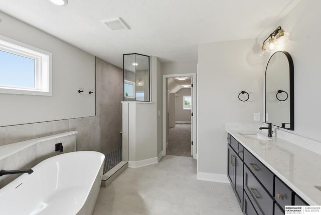 19031 Sycamore Drive, Gretna, NE 68028