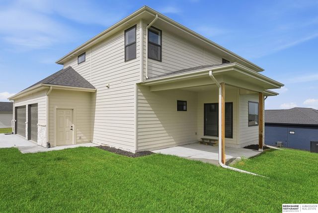 19031 Sycamore Drive, Gretna, NE 68028