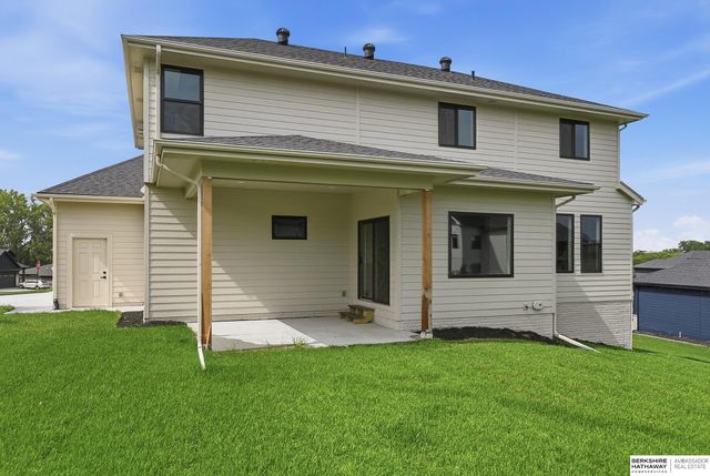 19031 Sycamore Drive, Gretna, NE 68028