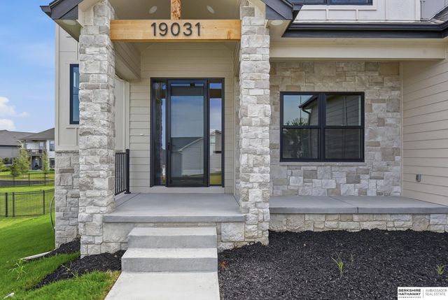 19031 Sycamore Drive, Gretna, NE 68028