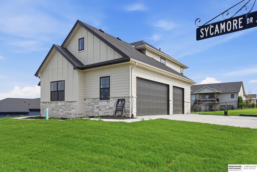 19031 Sycamore Drive, Gretna, NE 68028