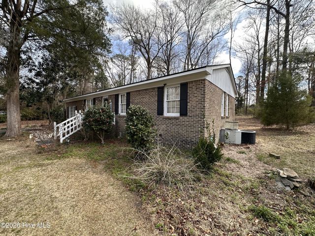 111 Lynn Court, Jacksonville, NC 28540