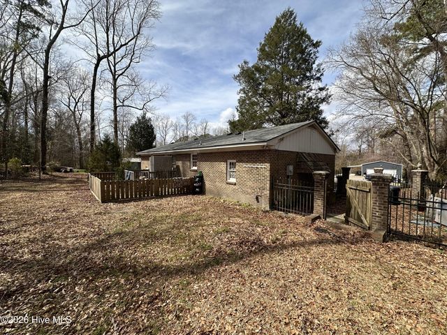 111 Lynn Court, Jacksonville, NC 28540