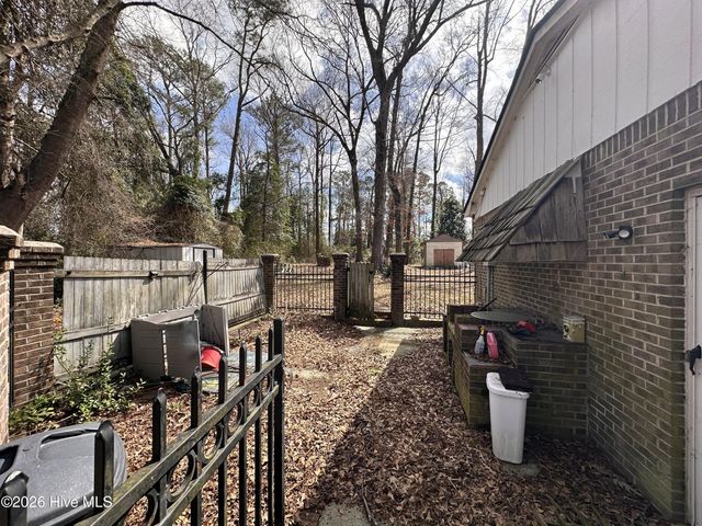 111 Lynn Court, Jacksonville, NC 28540