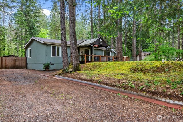 30 N Carp Place N, Hoodsport, WA 98548