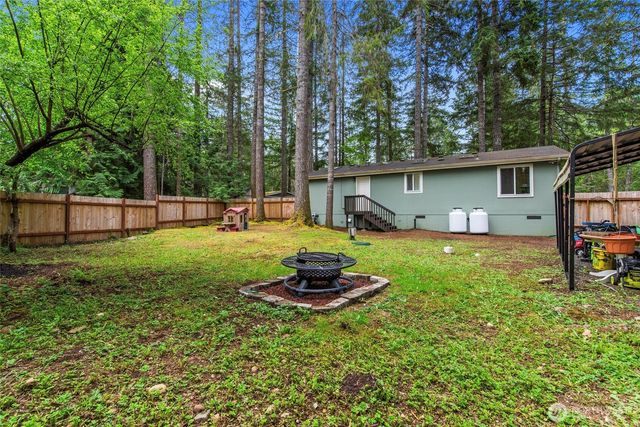 30 N Carp Place N, Hoodsport, WA 98548
