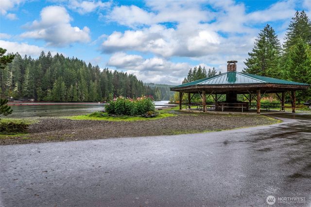 30 N Carp Place N, Hoodsport, WA 98548