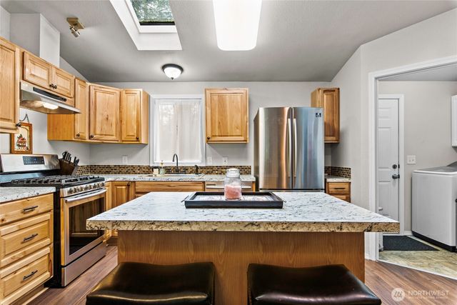 30 N Carp Place N, Hoodsport, WA 98548