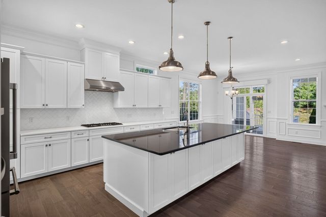 14 Snapping Bow, Plymouth, MA 02360