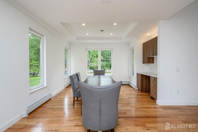 74 Woosamonsa Road, Pennington, NJ 08534