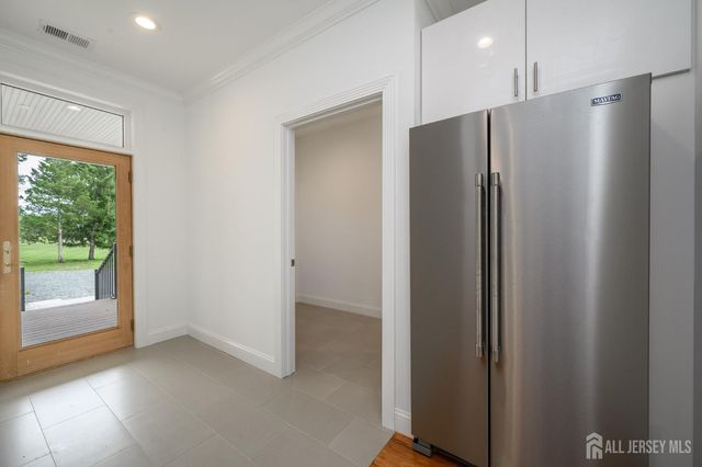 74 Woosamonsa Road, Pennington, NJ 08534