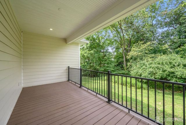 74 Woosamonsa Road, Pennington, NJ 08534