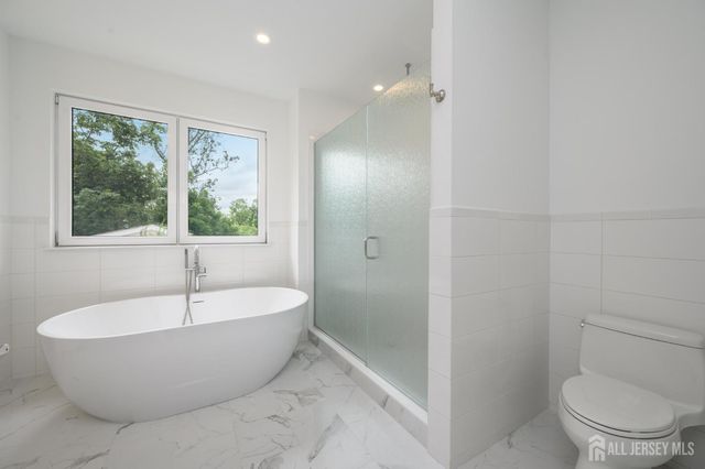 74 Woosamonsa Road, Pennington, NJ 08534