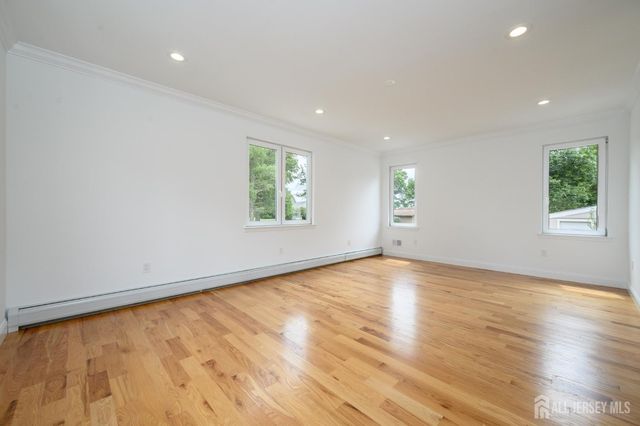 74 Woosamonsa Road, Pennington, NJ 08534