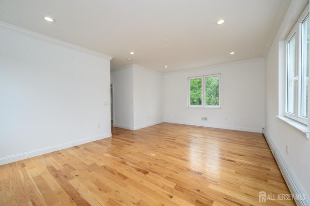 74 Woosamonsa Road, Pennington, NJ 08534