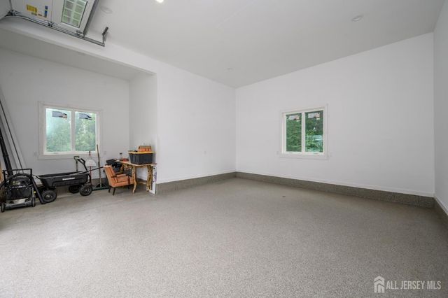 74 Woosamonsa Road, Pennington, NJ 08534