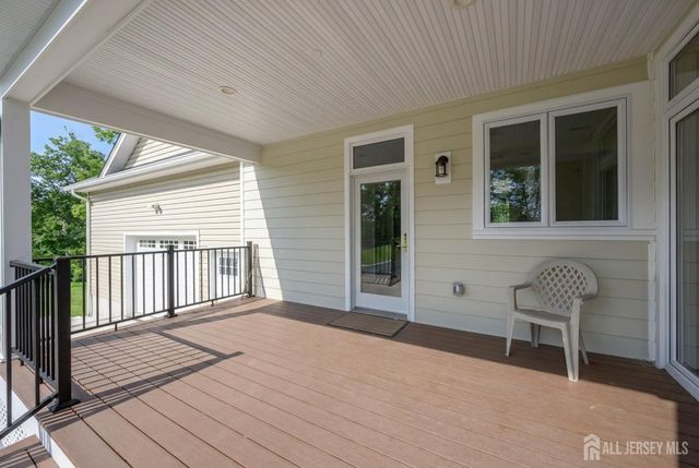 74 Woosamonsa Road, Pennington, NJ 08534