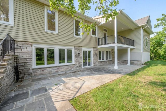 74 Woosamonsa Road, Pennington, NJ 08534