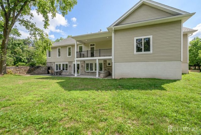 74 Woosamonsa Road, Pennington, NJ 08534