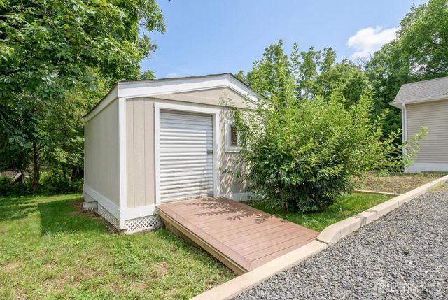 74 Woosamonsa Road, Pennington, NJ 08534