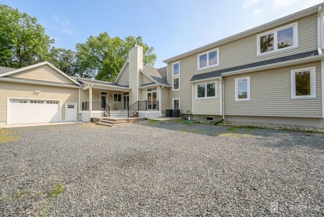 74 Woosamonsa Road, Pennington, NJ 08534