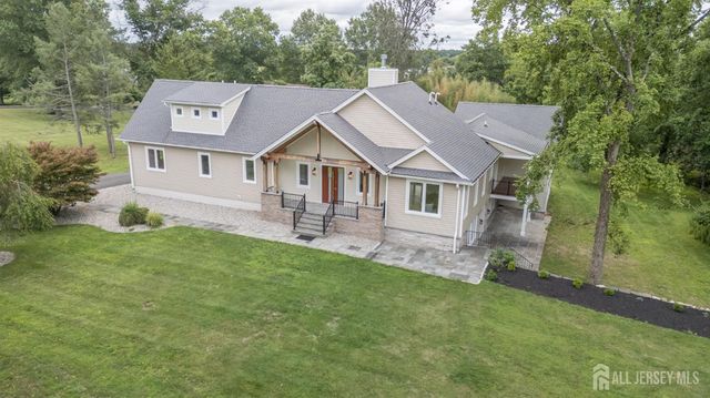 74 Woosamonsa Road, Pennington, NJ 08534