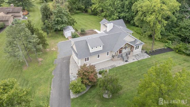 74 Woosamonsa Road, Pennington, NJ 08534