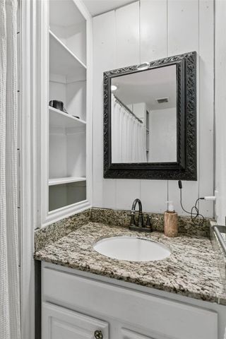 922 Bayonne Street, Dallas, TX 75212