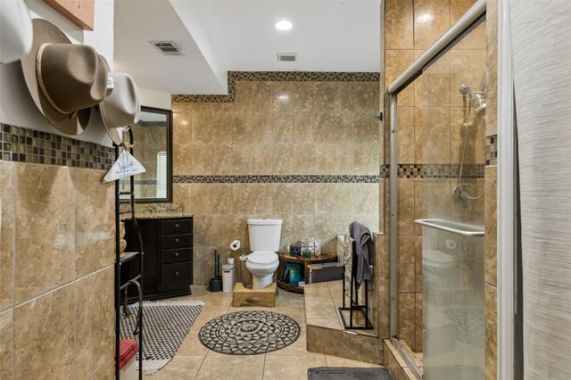 922 Bayonne Street, Dallas, TX 75212