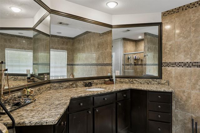 922 Bayonne Street, Dallas, TX 75212