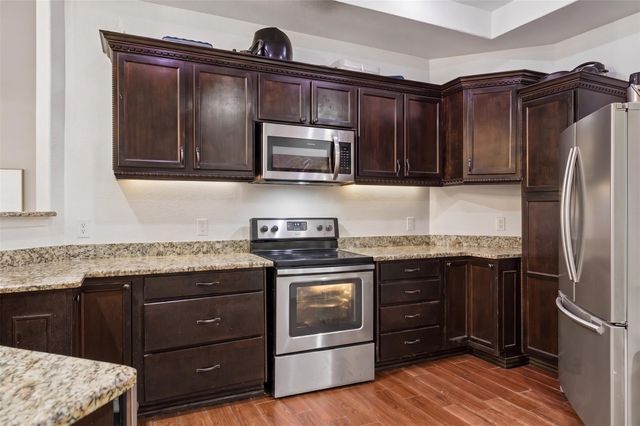 922 Bayonne Street, Dallas, TX 75212