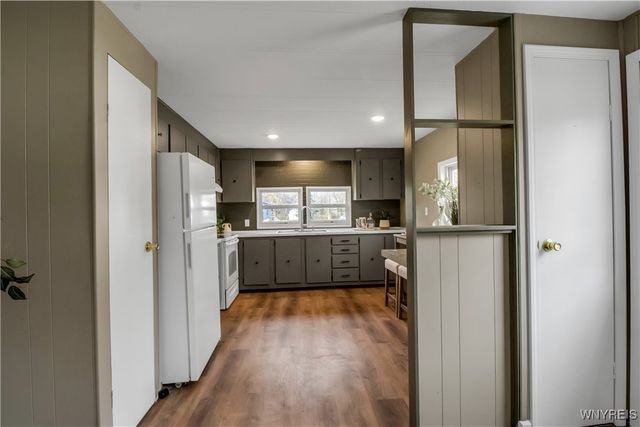 44 Lakewood Village Drive, Shelby, NY 14103