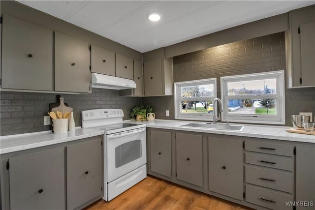 44 Lakewood Village Drive, Shelby, NY 14103