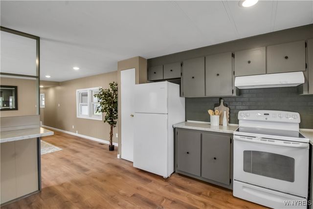 44 Lakewood Village Drive, Shelby, NY 14103