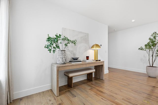 1925 N Prairie Avenue, Dallas, TX 75204