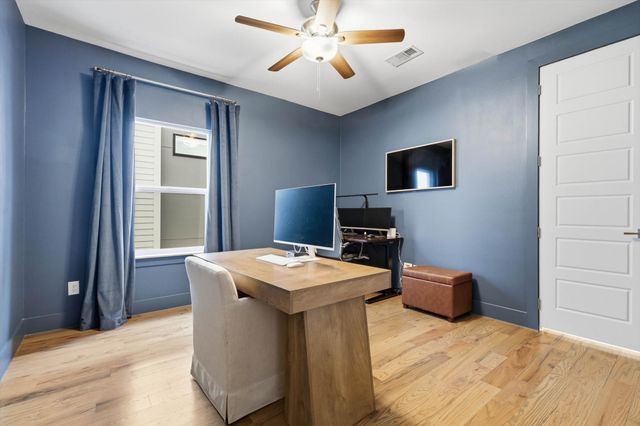 1925 N Prairie Avenue, Dallas, TX 75204