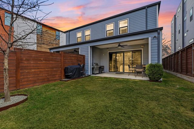 1925 N Prairie Avenue, Dallas, TX 75204