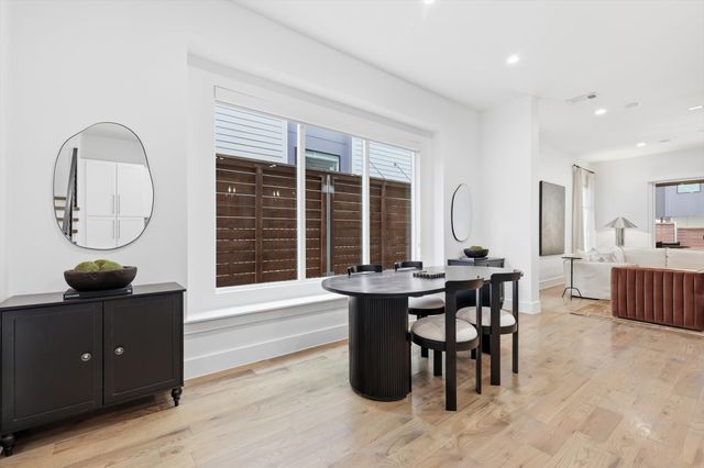 1925 N Prairie Avenue, Dallas, TX 75204