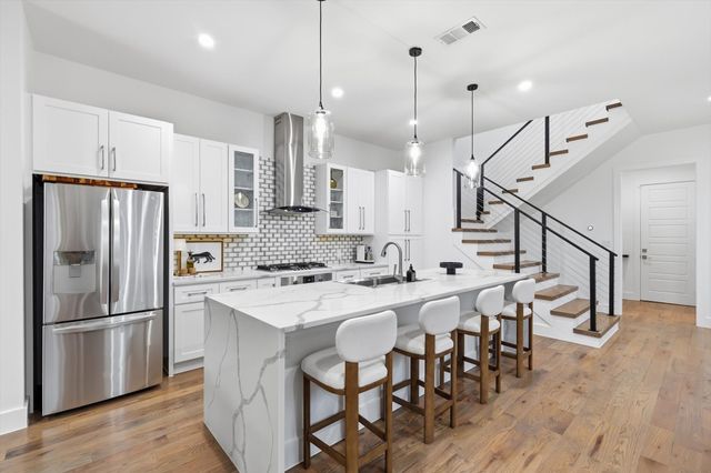 1925 N Prairie Avenue, Dallas, TX 75204