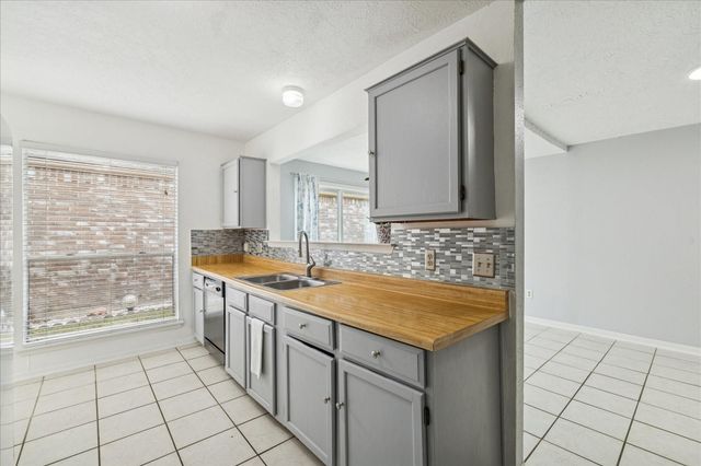 9306 Riverside Lodge Drive, Houston, TX 77083