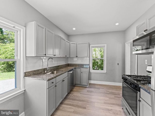 531 E PARK AVE, Vineland, NJ 08360