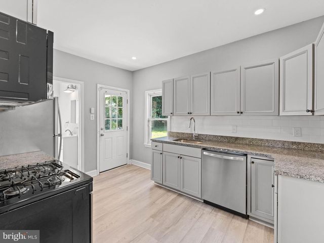 531 E PARK AVE, Vineland, NJ 08360